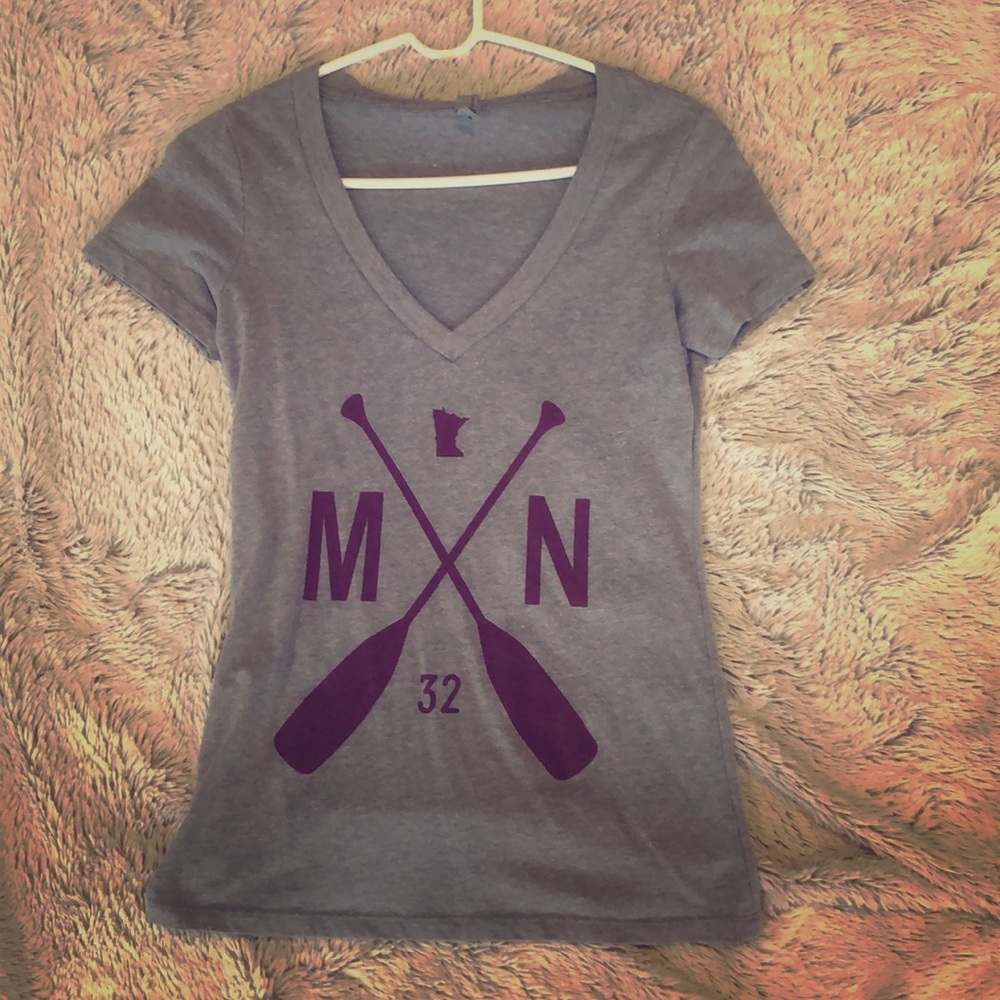 Minnesota V-Neck